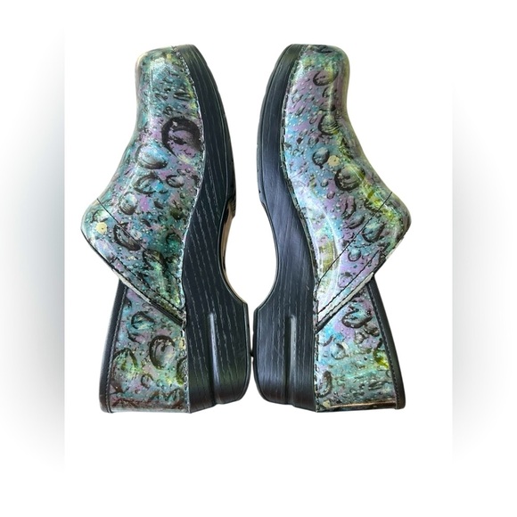 Dansko Blue Art to Wear Patent Leather Water Droplet Pattern Clog Size 40 Nurse - Picture 4 of 8